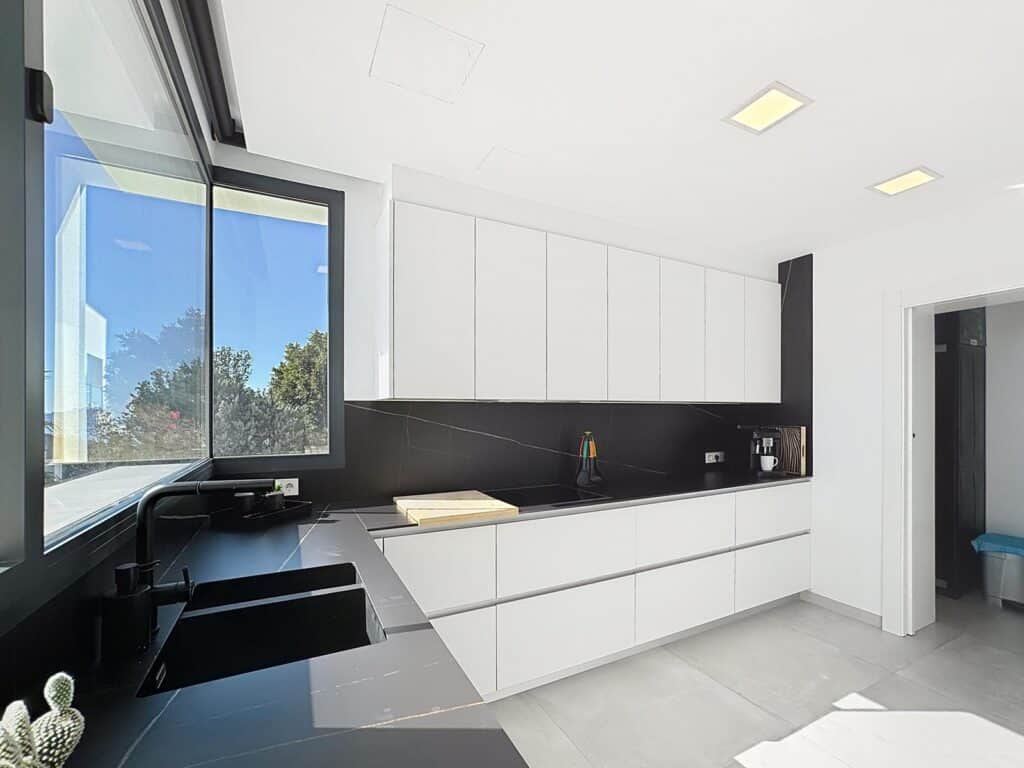 Cumbre del Sol Modern villa with sea views 10