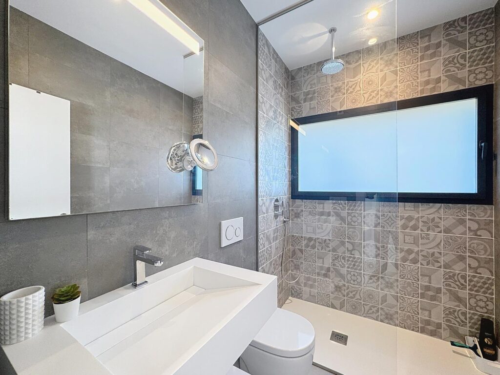 Cumbre del Sol Modern villa with sea views 15
