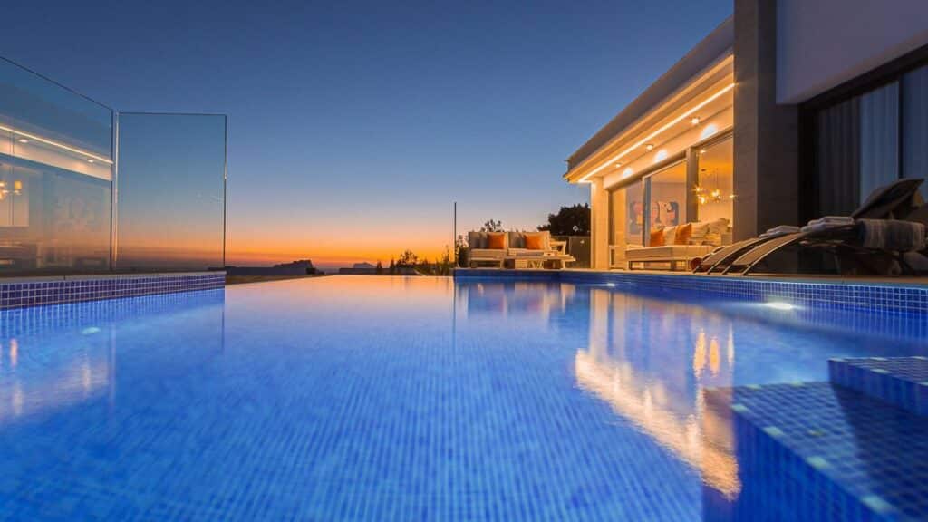 Cumbre del Sol Modern villa with sea views 24