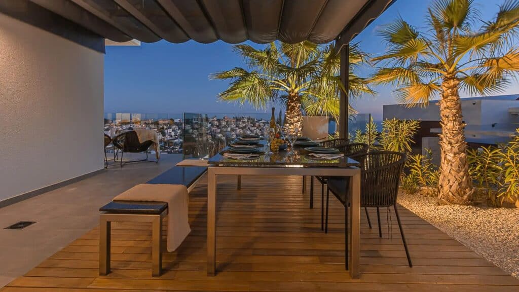 Cumbre del Sol Modern villa with sea views 31