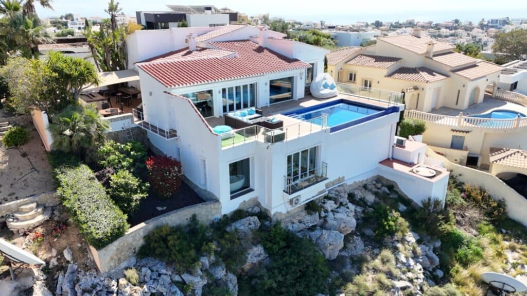 Cumbre del Sol, Luxe villa met panoramisch zeezicht in Magnolias 67