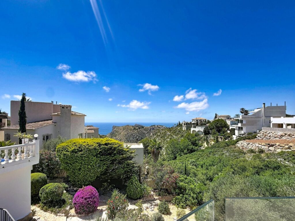 Villa independiente con vistas al mar y piscina climatizada Kalmias Cumbre del Sol Costa Blanca Norte 2