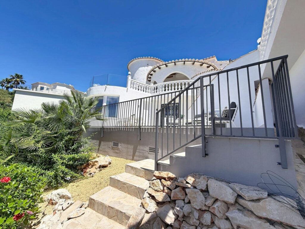 Villa independiente con vistas al mar y piscina climatizada Kalmias Cumbre del Sol Costa Blanca Norte 60