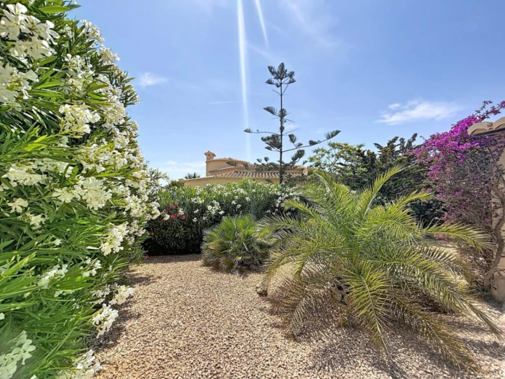 Villa in residential Magnolias, Cumbre del Sol, Costa Blanca North. 51