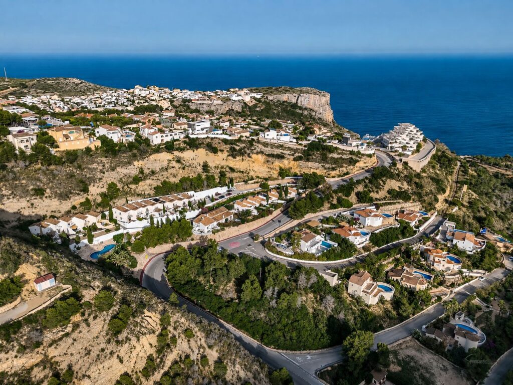 Cumbre del Sol: refurbished flat with open mountain views 2