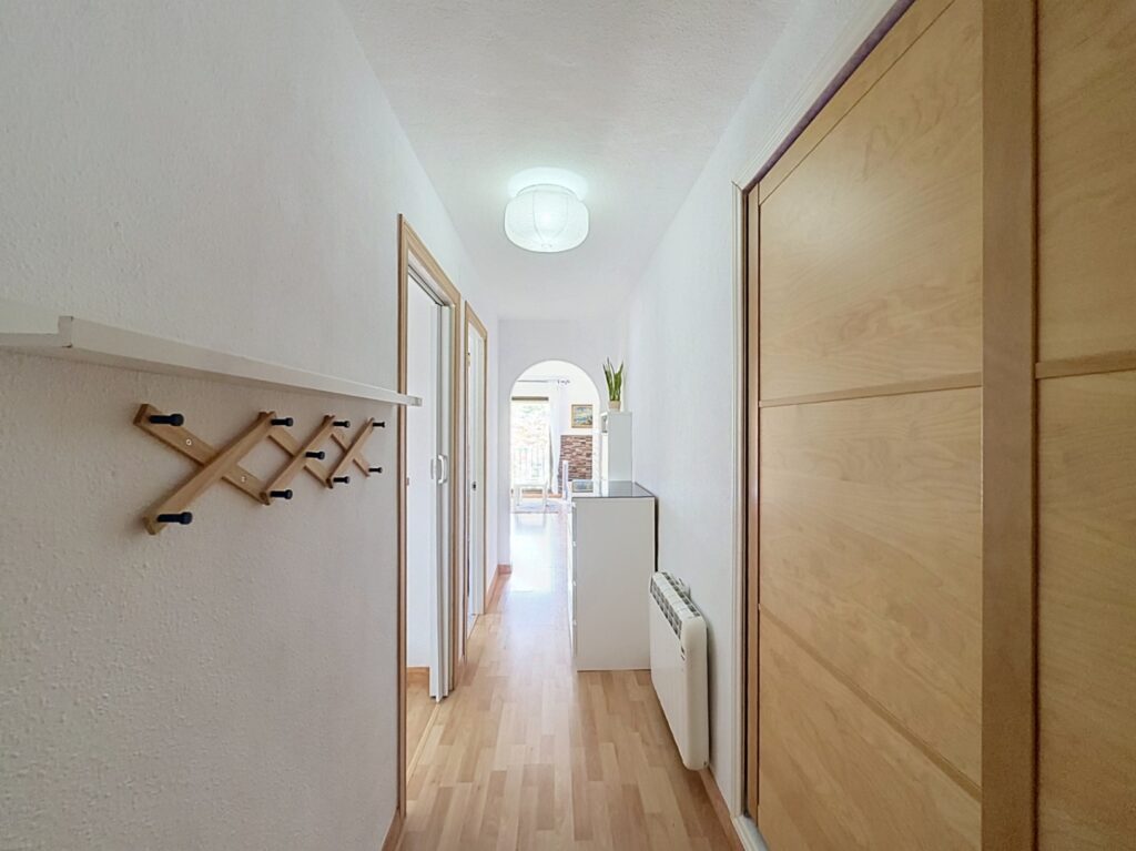 Cumbre del Sol: refurbished flat with open mountain views 4