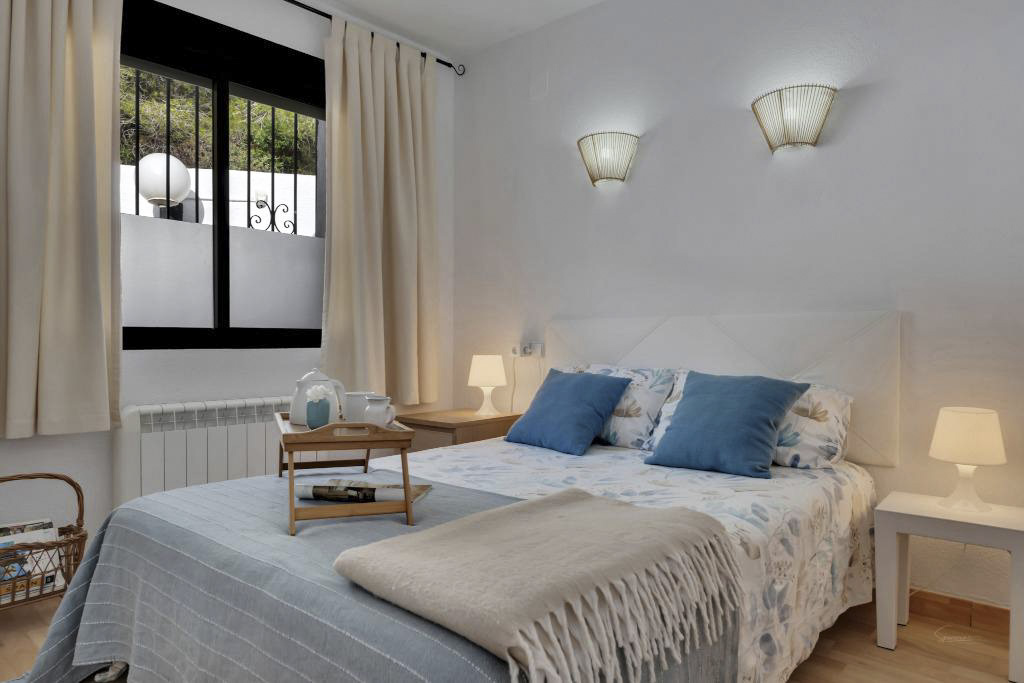 Cumbre del Sol: refurbished flat with open mountain views 5