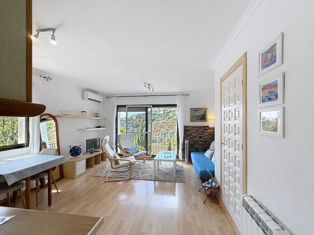 Cumbre del Sol: refurbished flat with open mountain views 13
