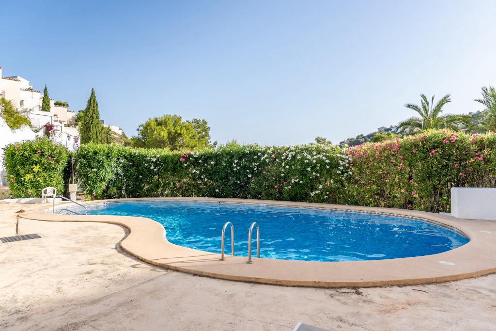 Cumbre del Sol: refurbished flat with open mountain views 22