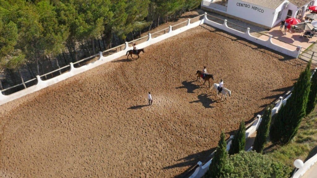 Cumbre del Sol – moderne Luxusvilla mit atemberaubendem Meerblick 34
