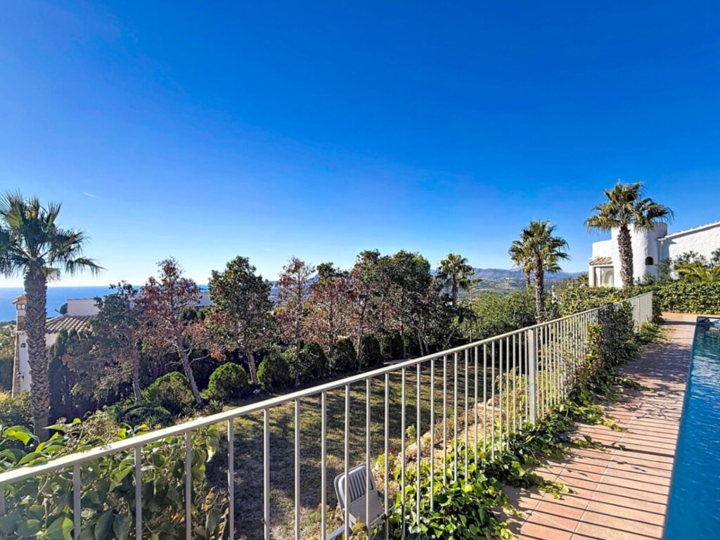 Cumbre del Sol villa op een dubbele kavel met panoramisch uitzicht in Kalmias 75
