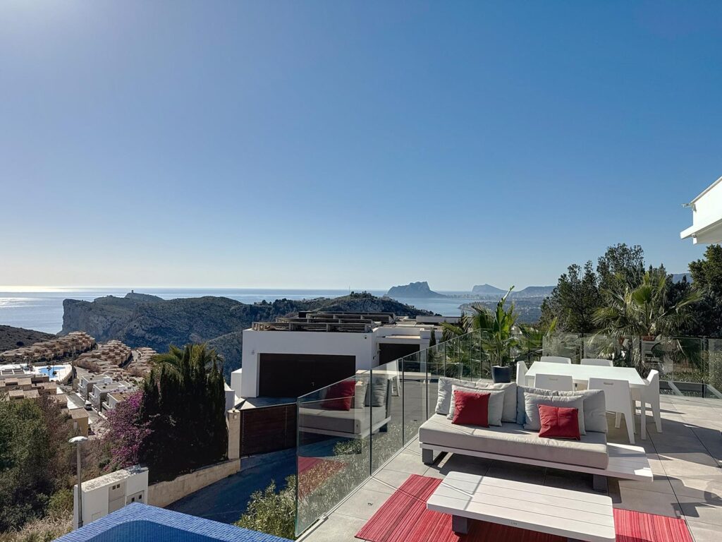 Cumbre del Sol Moderne Villa mit Meerblick 27