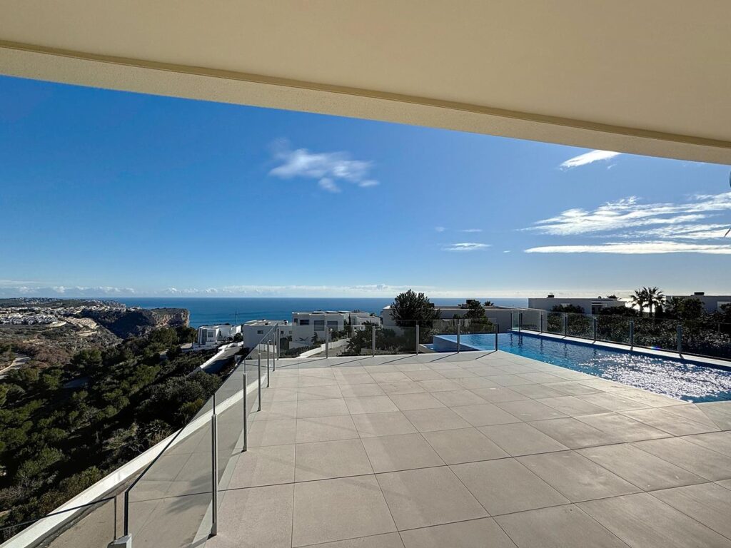 Cumbre del Sol: beeindruckende moderne Villa mit spektakulärem Meerblick 23