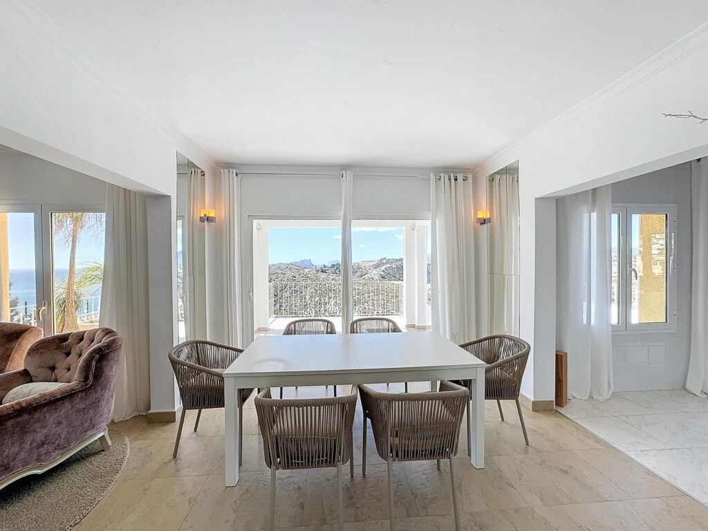 Villa in Cumbre del Sol mit spektakulärem Meerblick 4