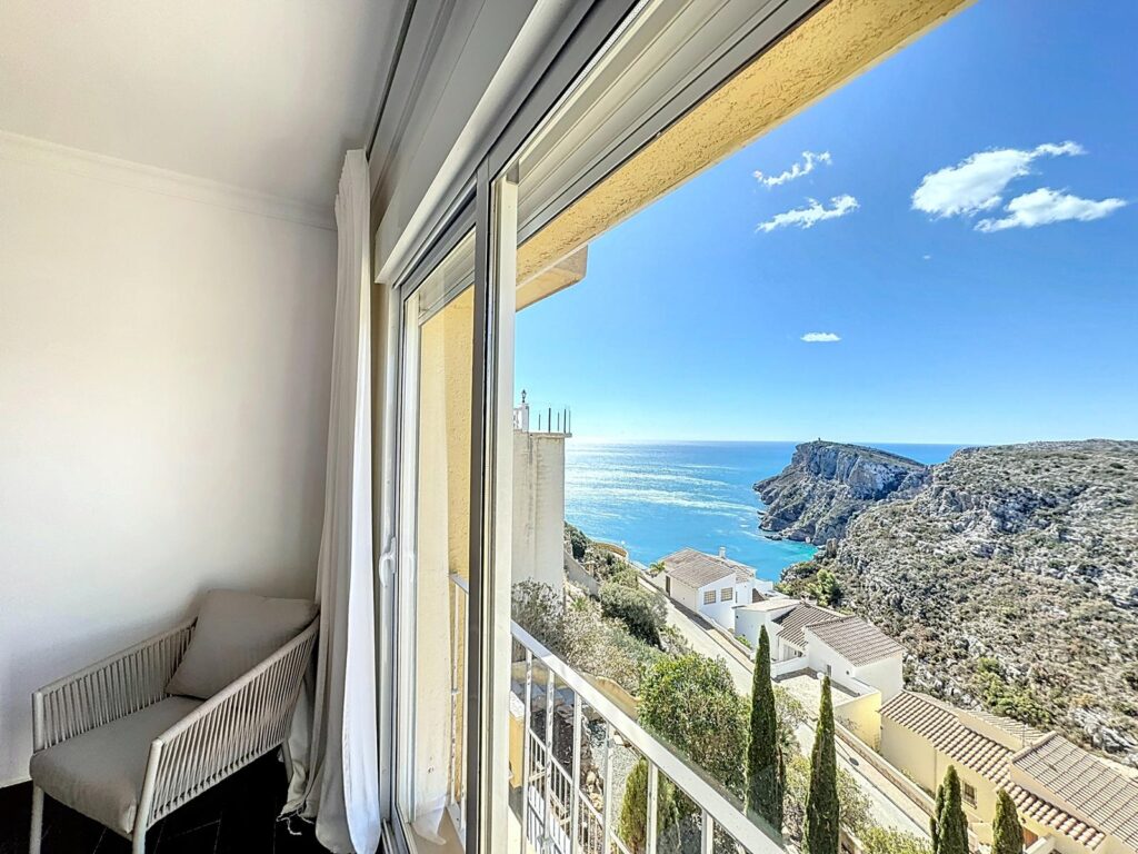 Villa in Cumbre del Sol mit spektakulärem Meerblick 49