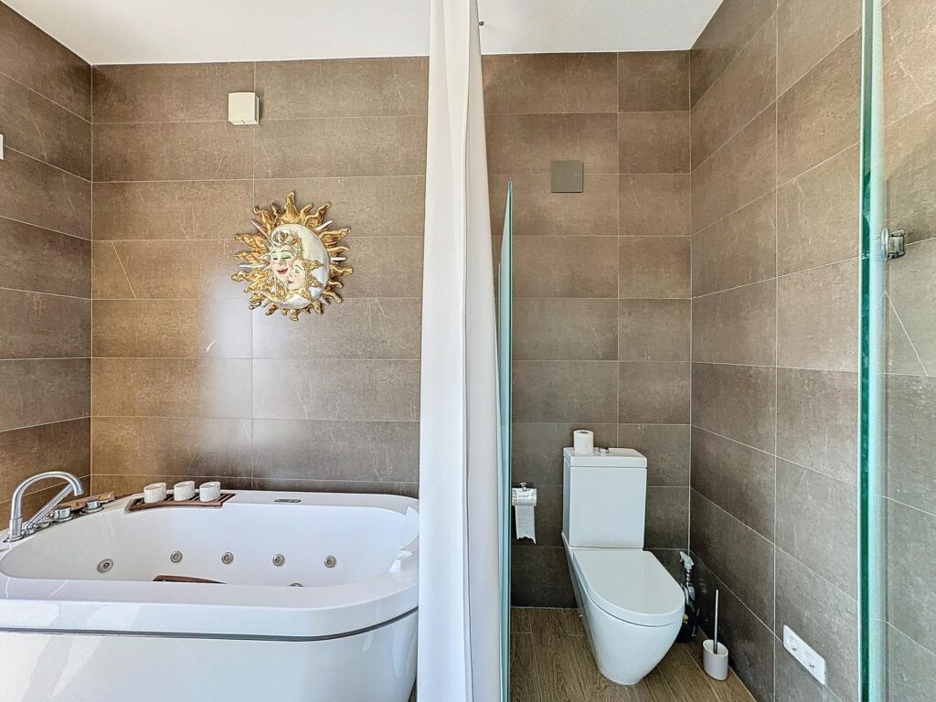 Villa in Cumbre del Sol mit spektakulärem Meerblick 69